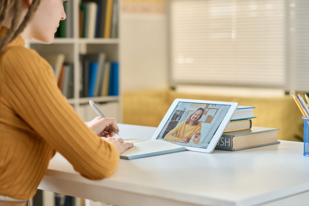 ¿Por qué confiar en una academia de oposiciones online? Claves para opositar para docente con seguridad